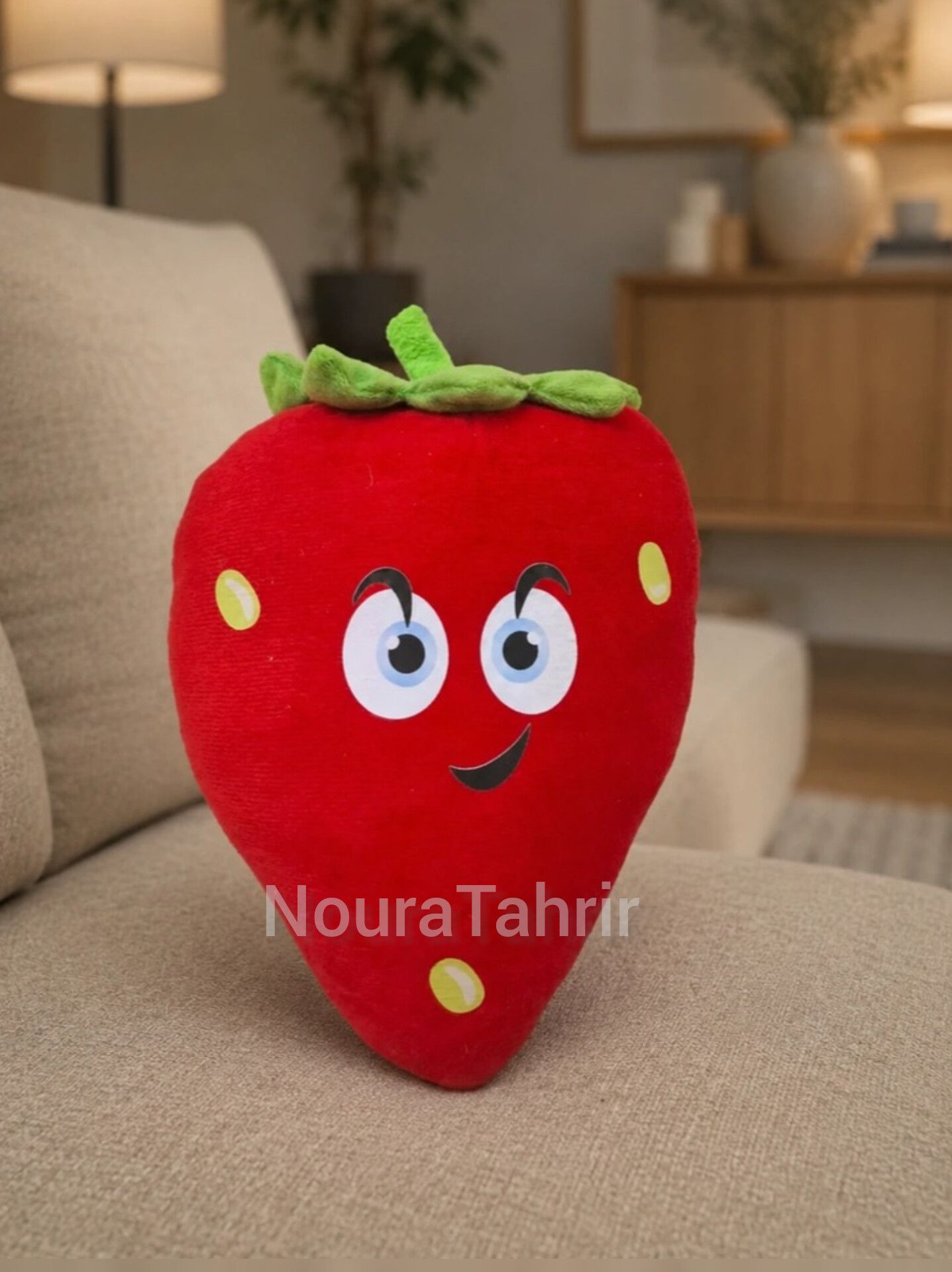 InShot_20260602_130313674 عروسک طرح توتفرنگی مدل لبخند - تصویر 1